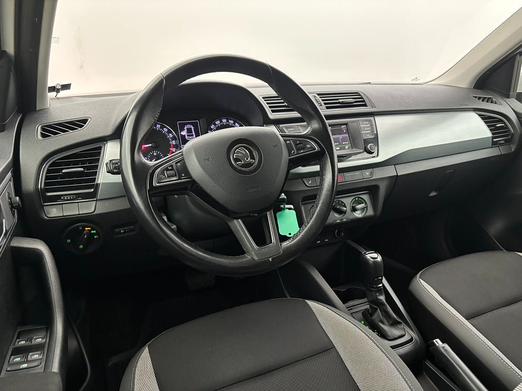 Vehicle Image 16