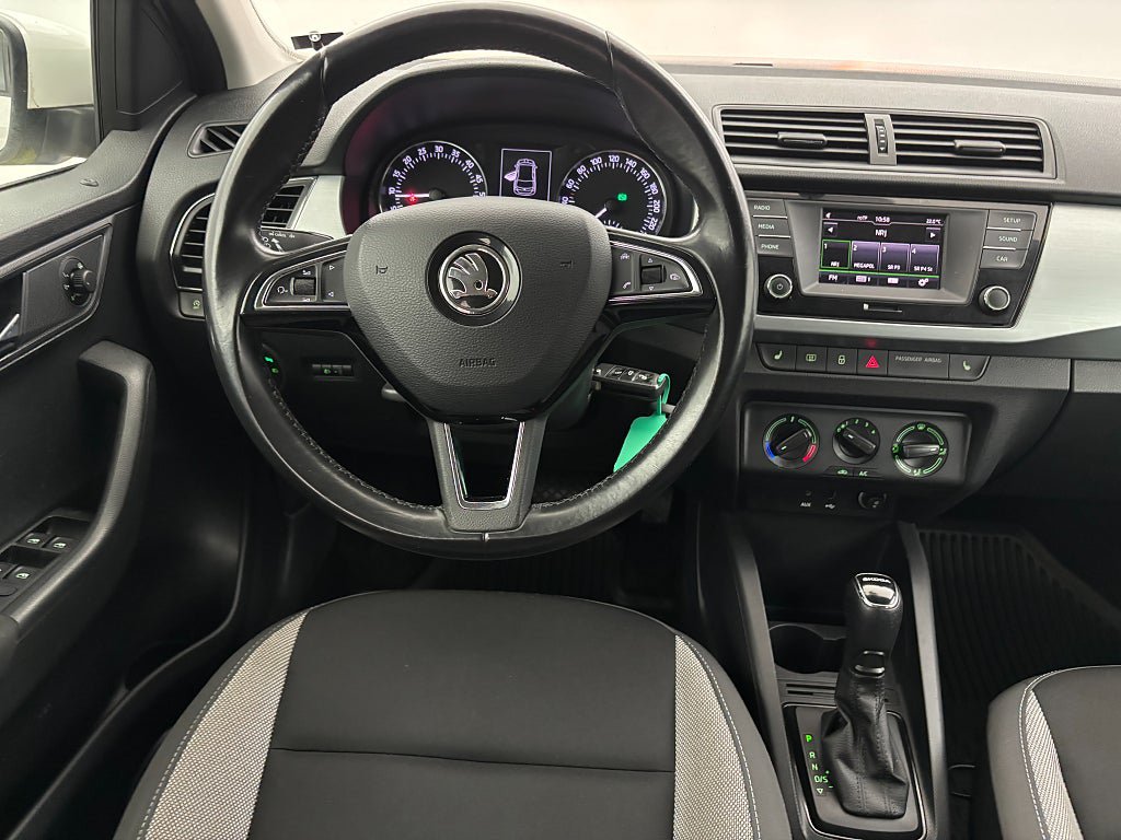 Vehicle Image 17