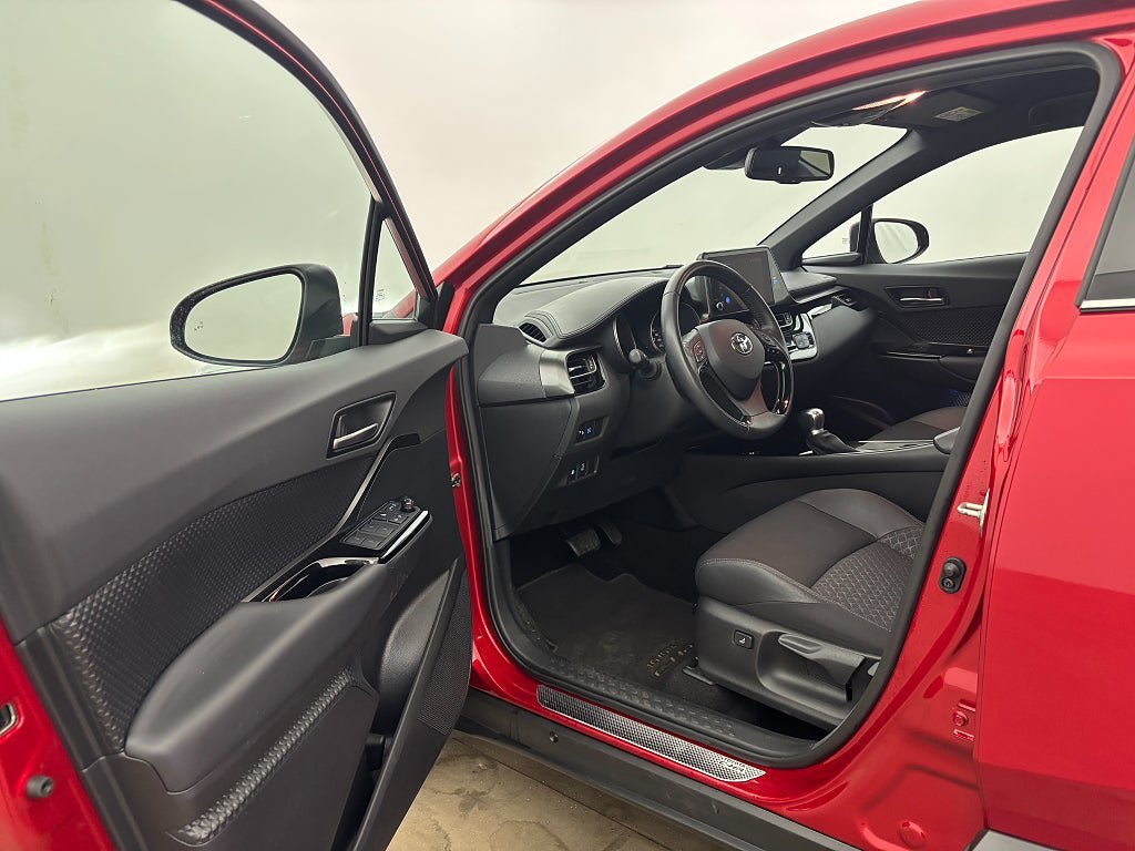 Vehicle Image 12
