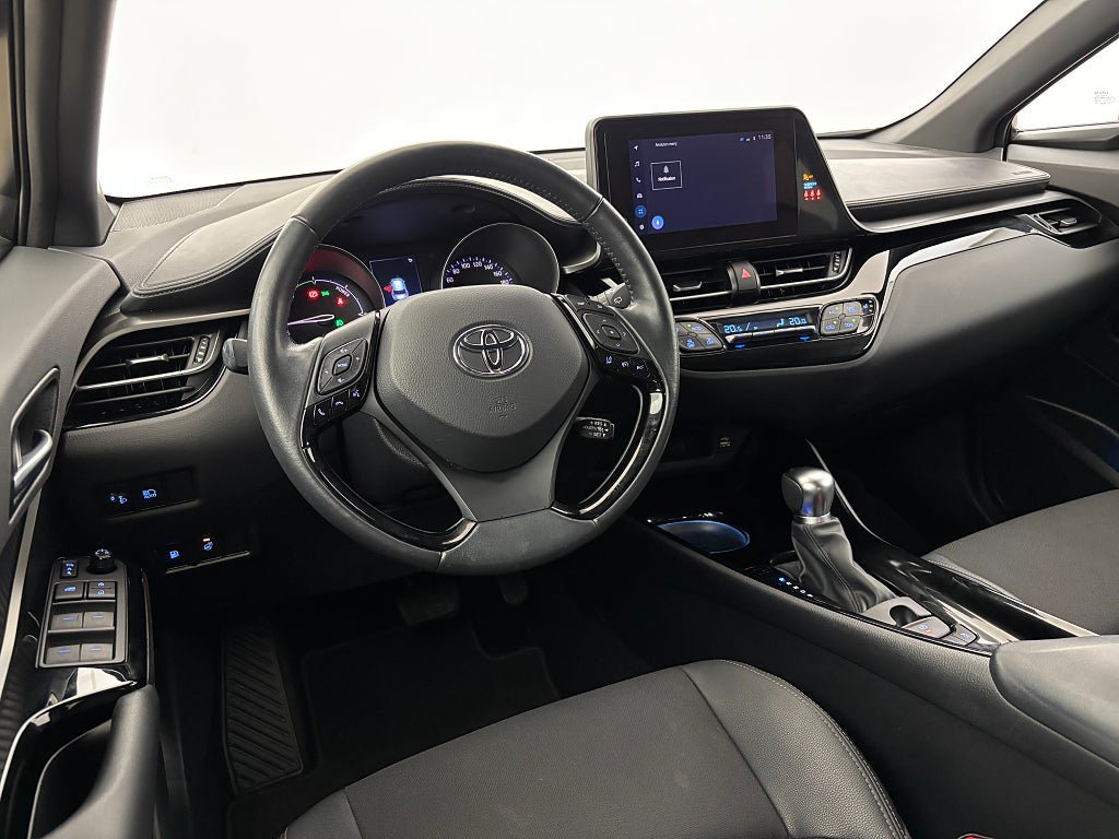Vehicle Image 16