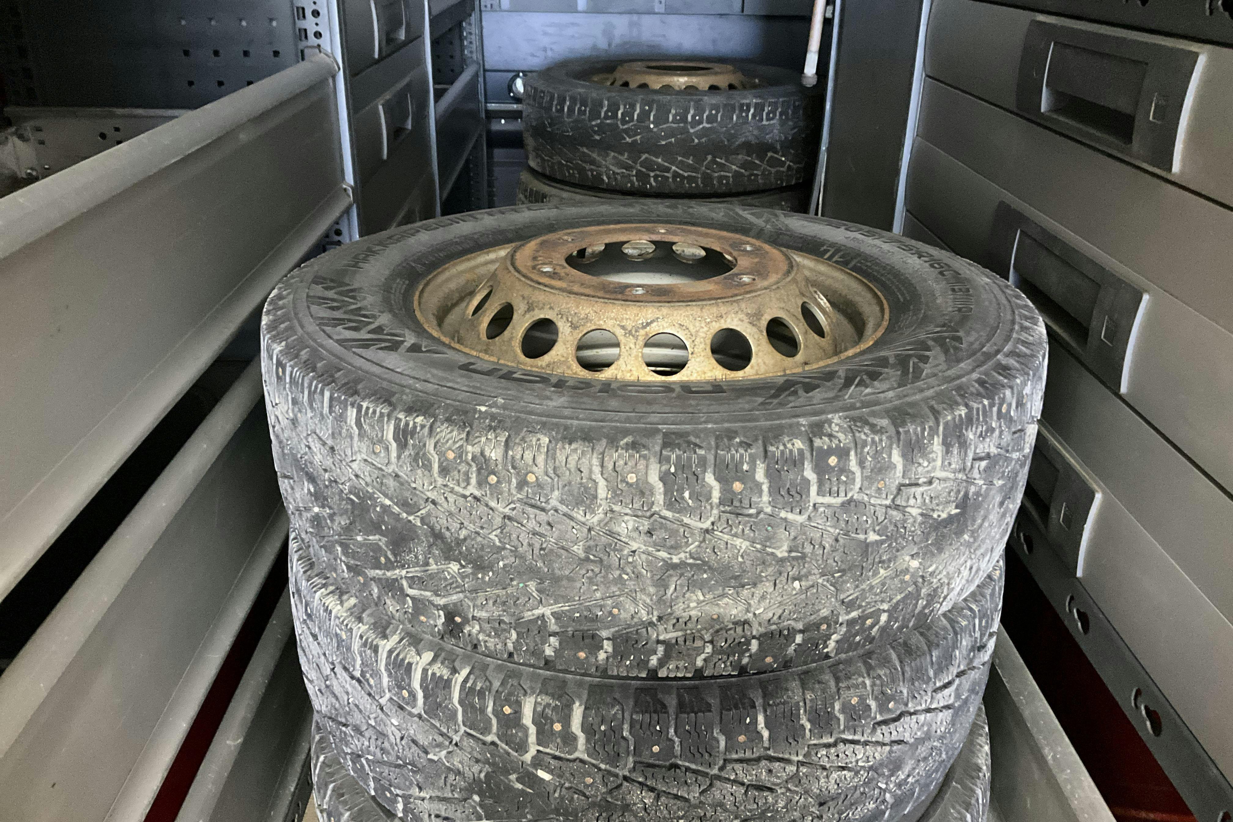 Vehicle Image 12