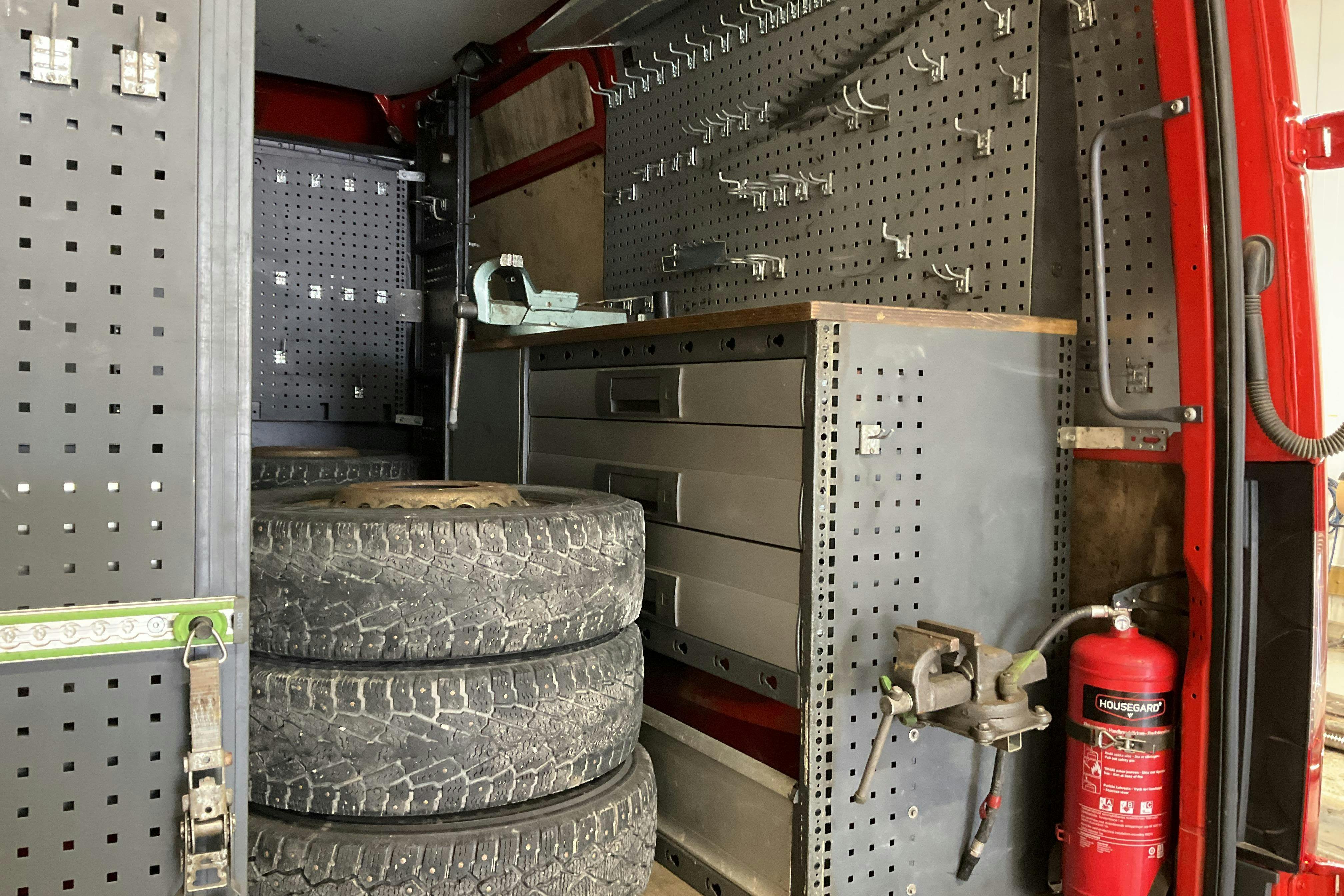 Vehicle Image 13