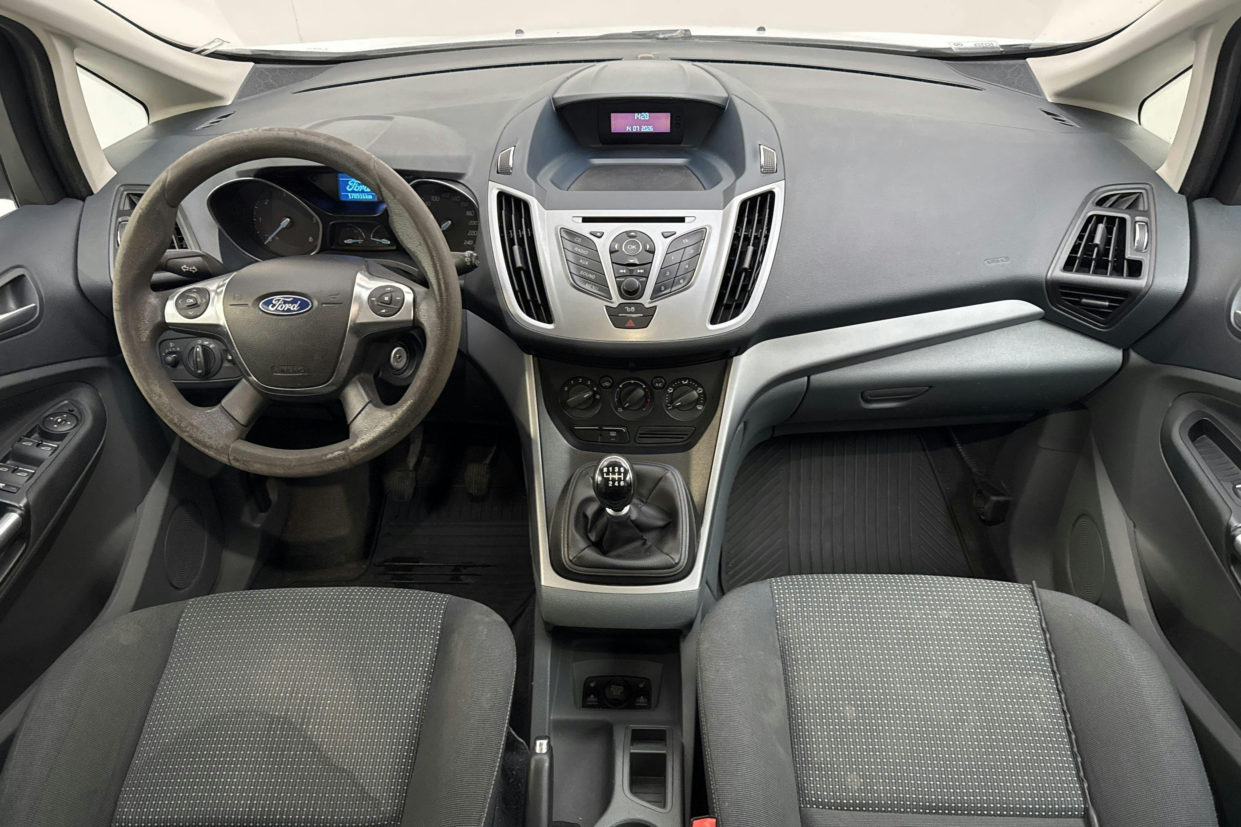 Vehicle Image 6
