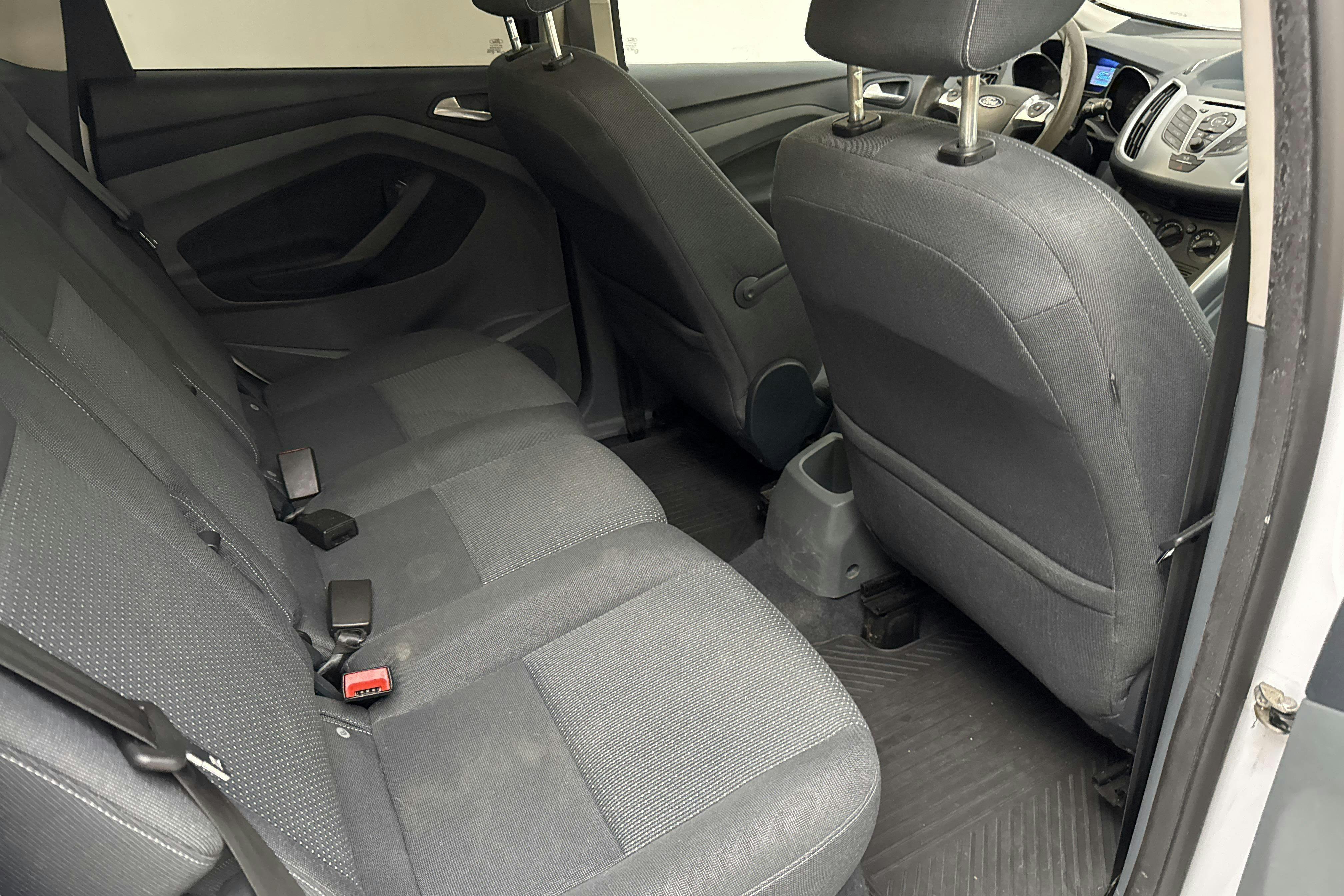 Vehicle Image 8