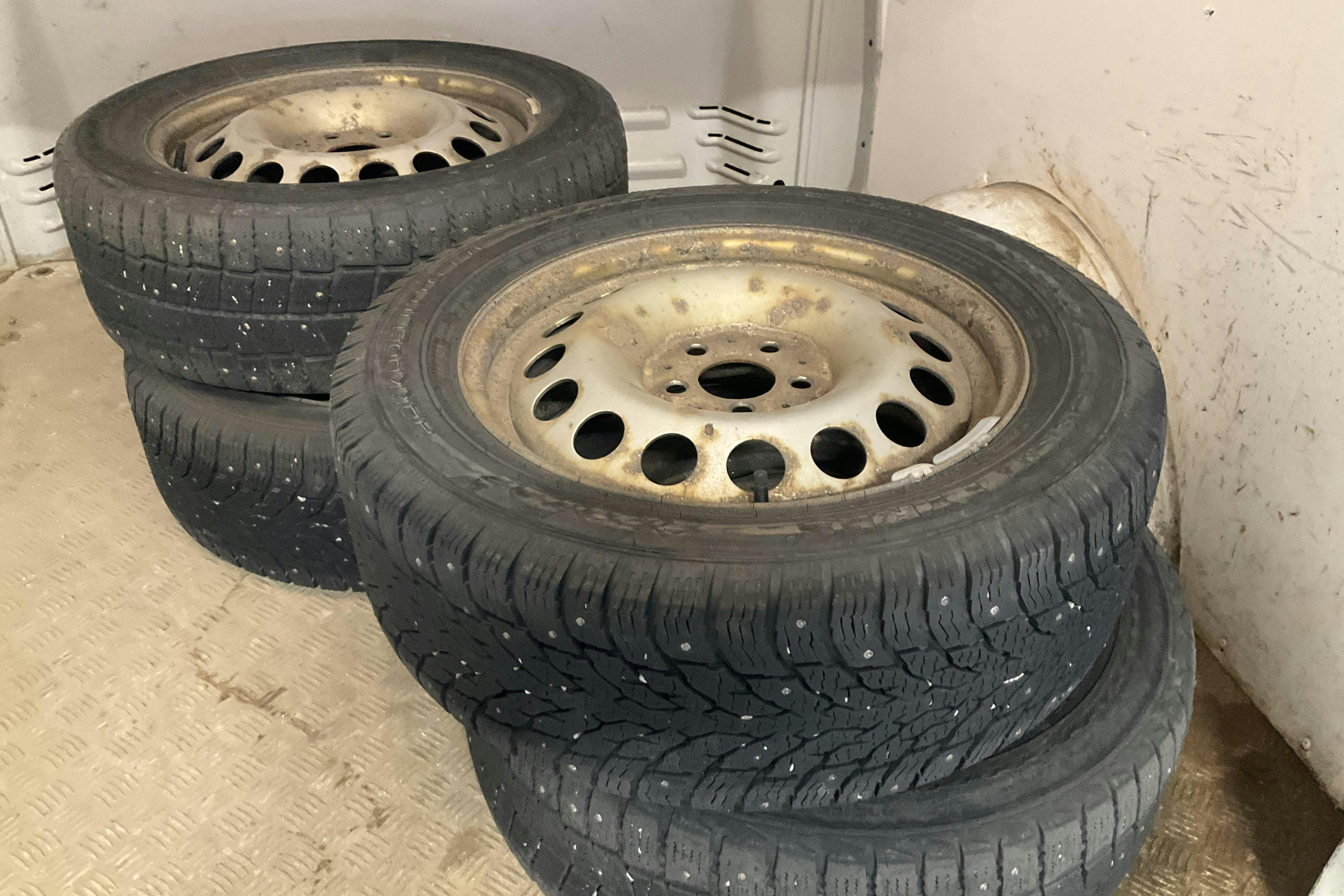 Vehicle Image 12