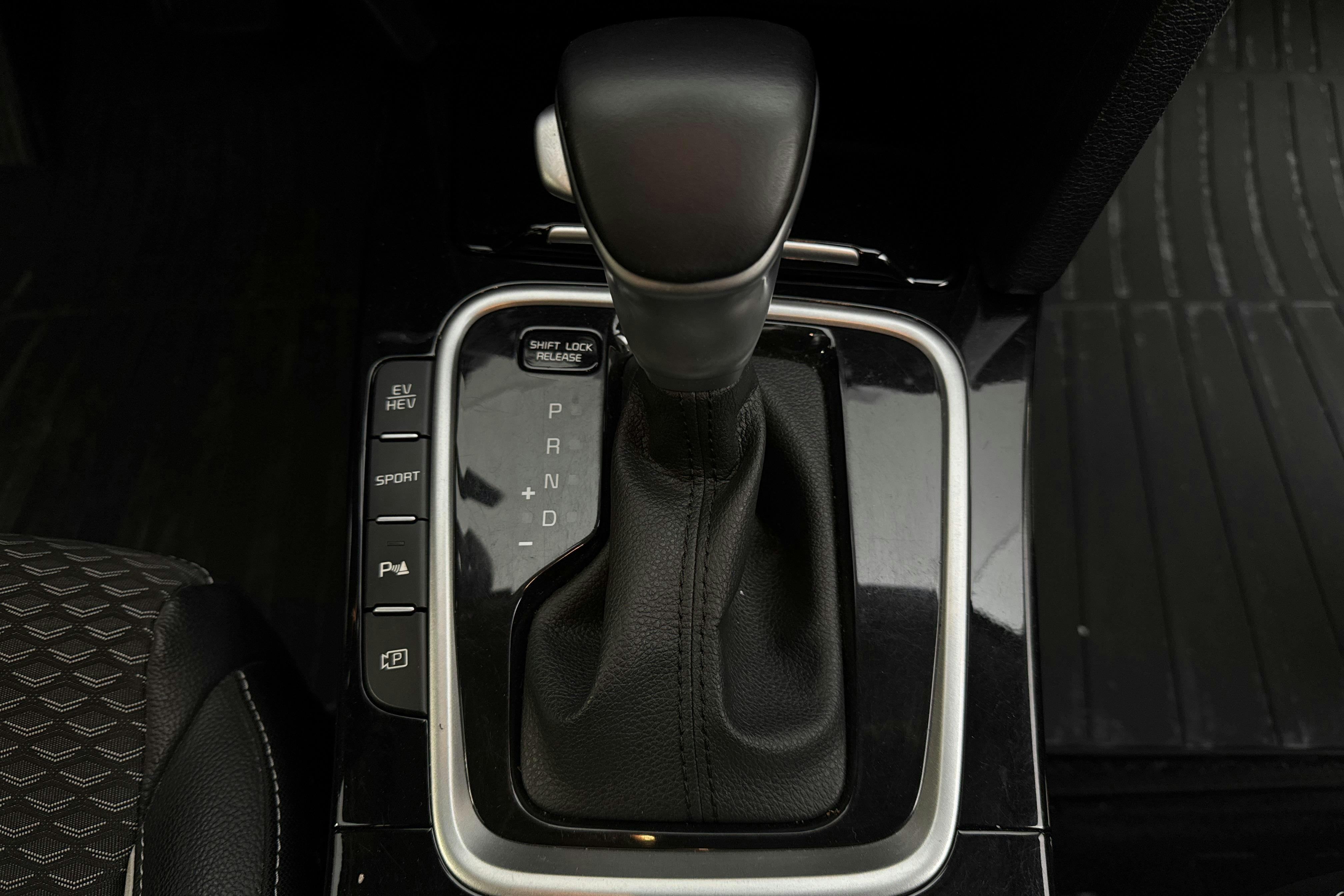 Vehicle Image 13