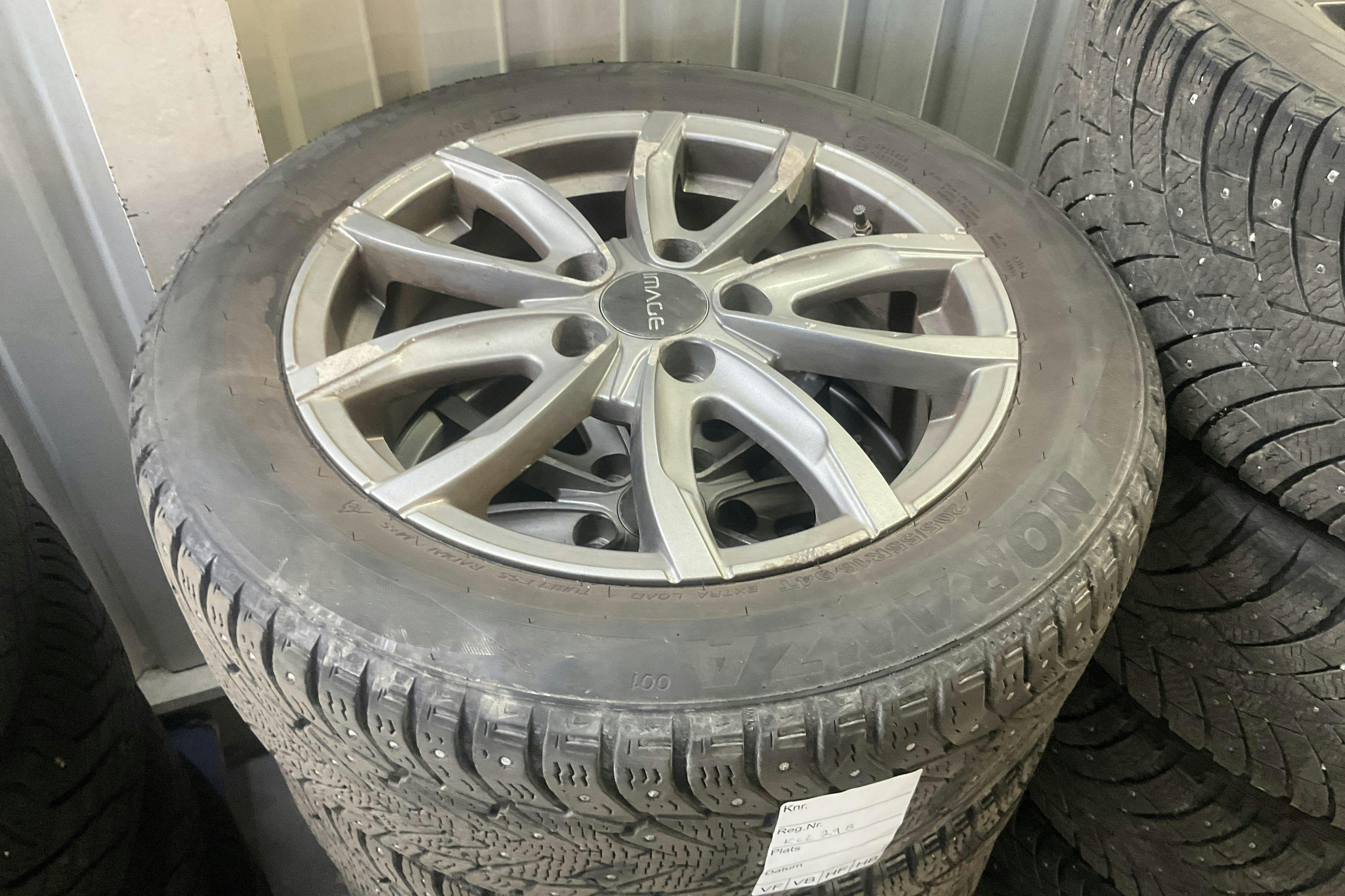 Vehicle Image 18