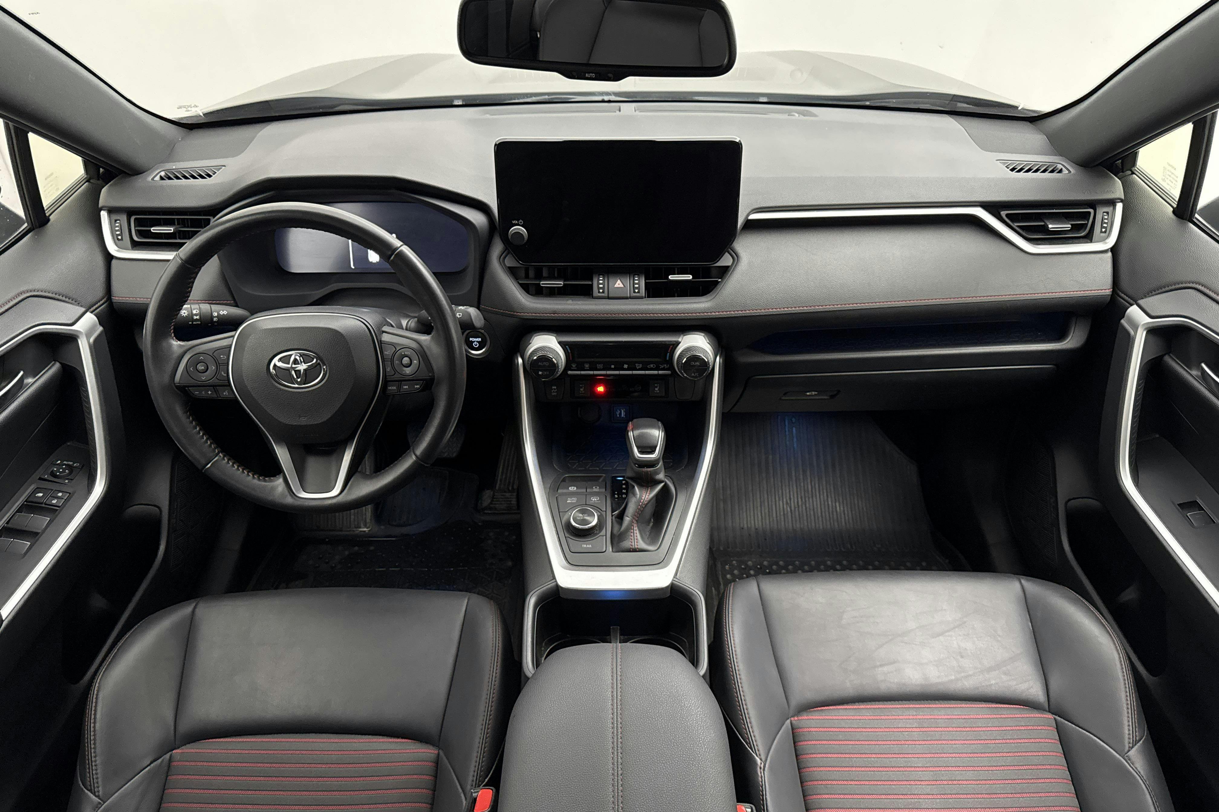 Vehicle Image 6