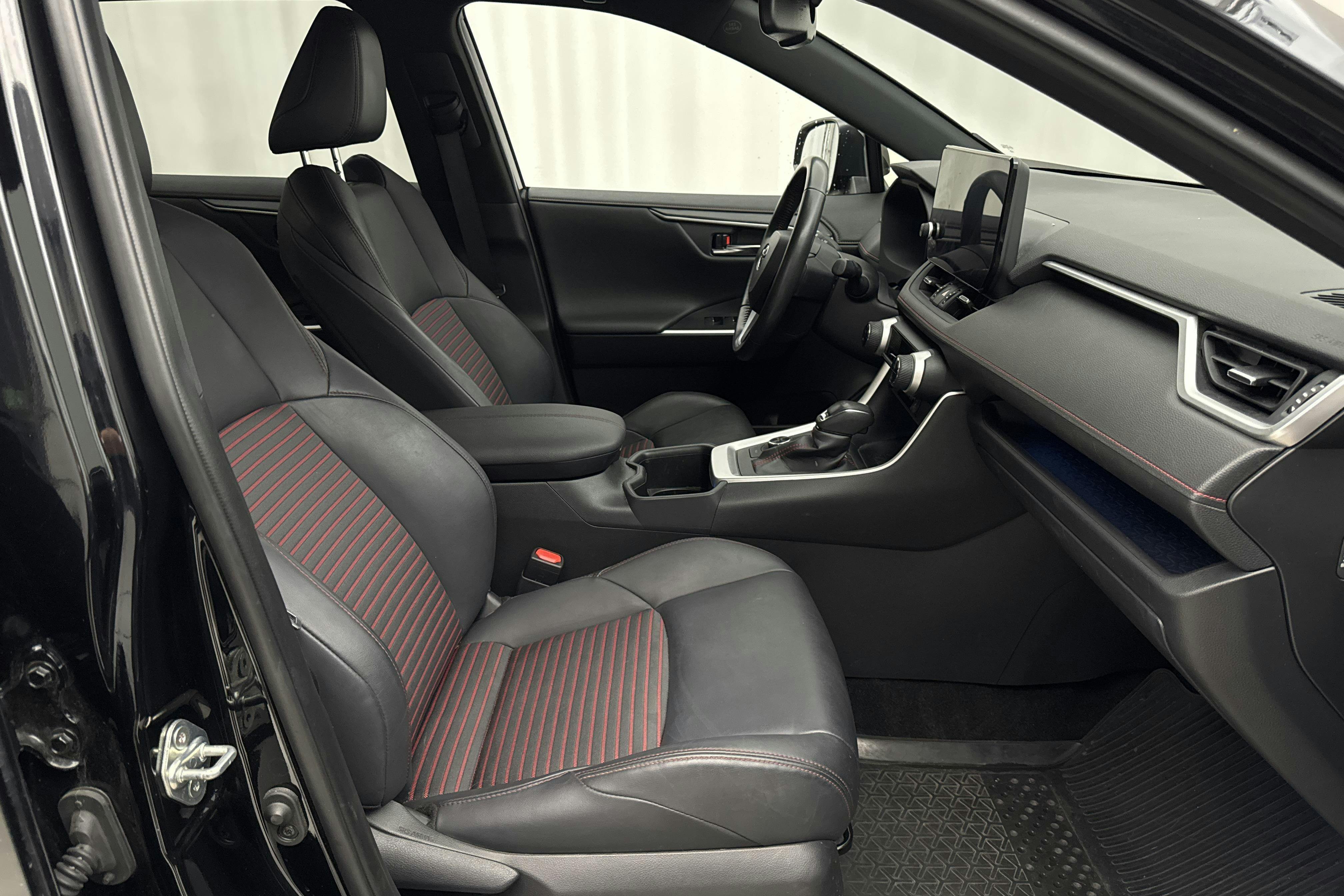 Vehicle Image 7