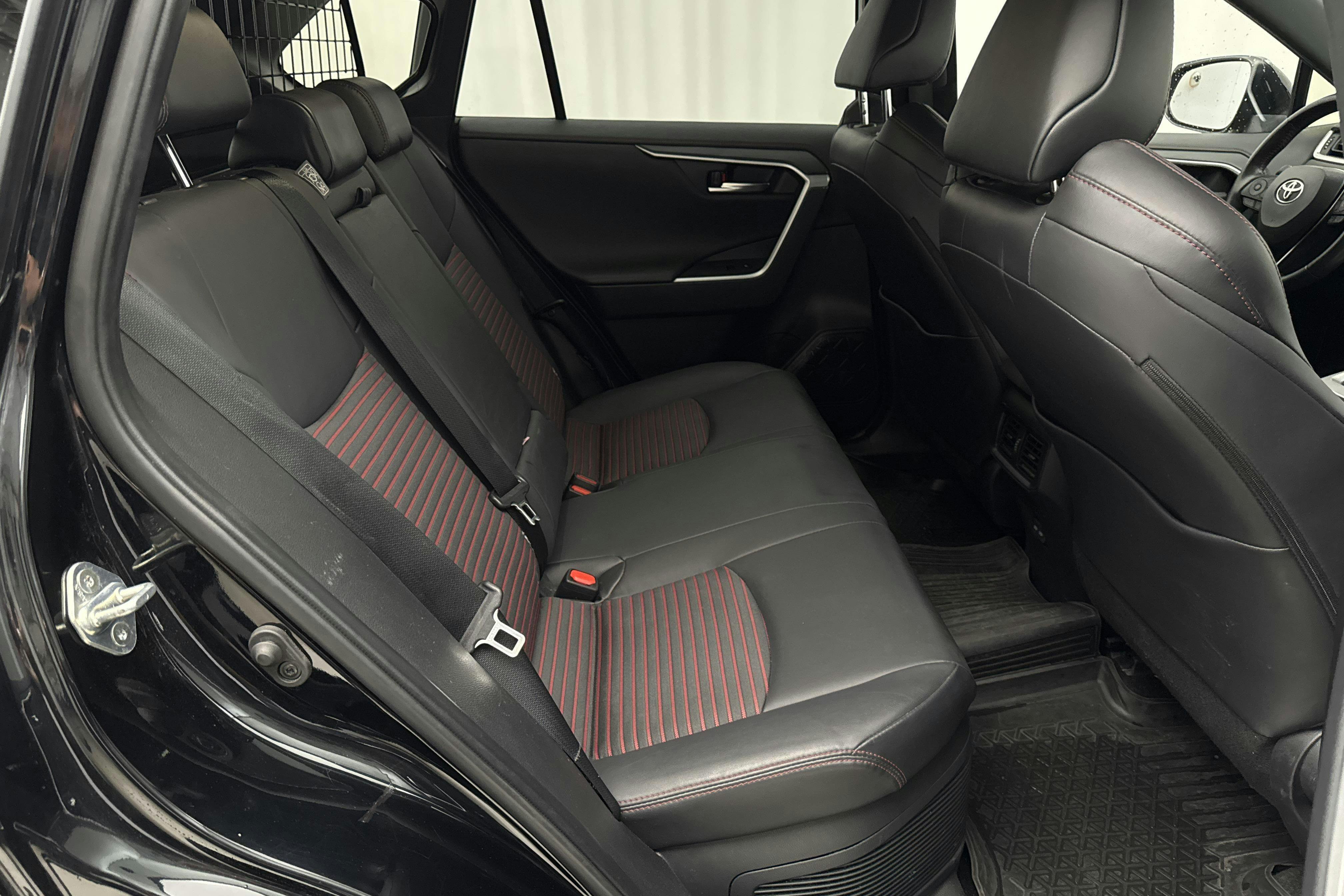 Vehicle Image 8