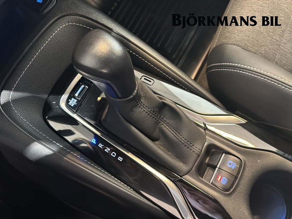 Vehicle Image 12