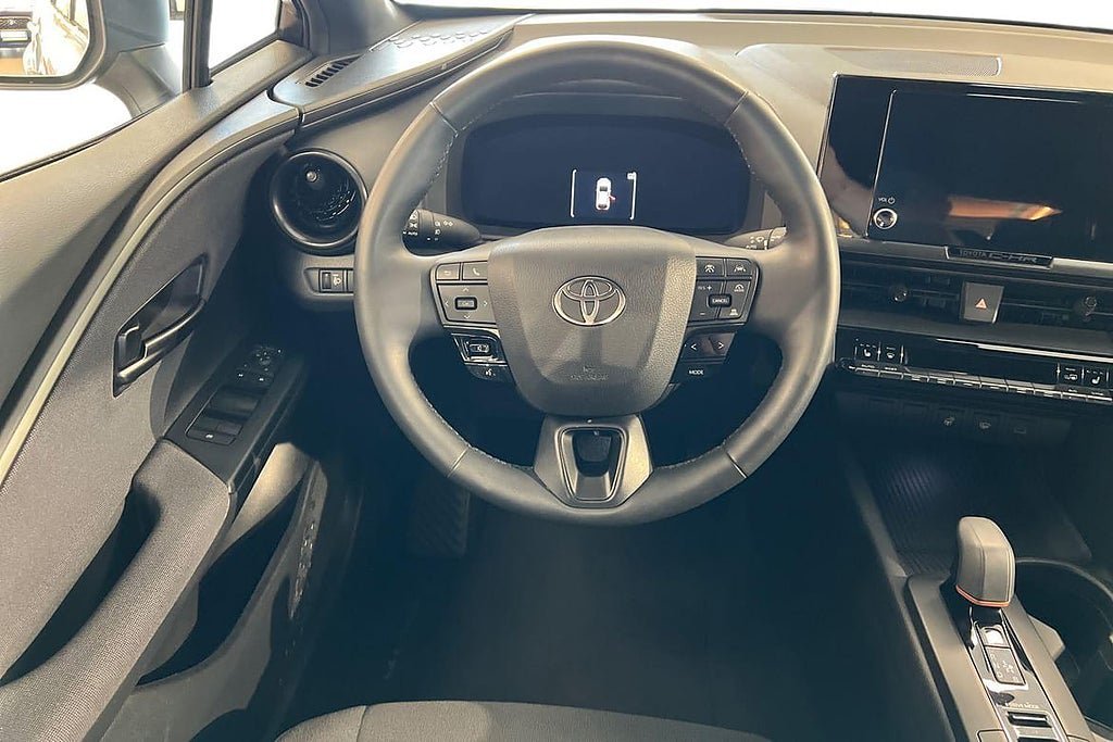 Vehicle Image 11