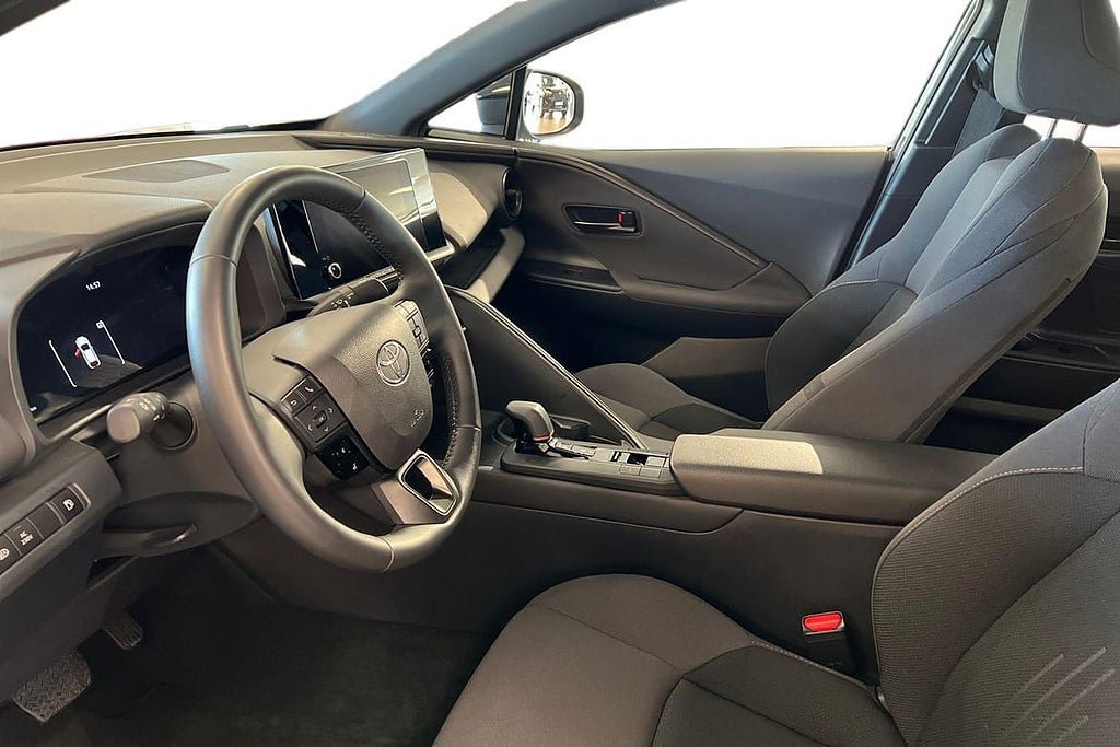 Vehicle Image 14