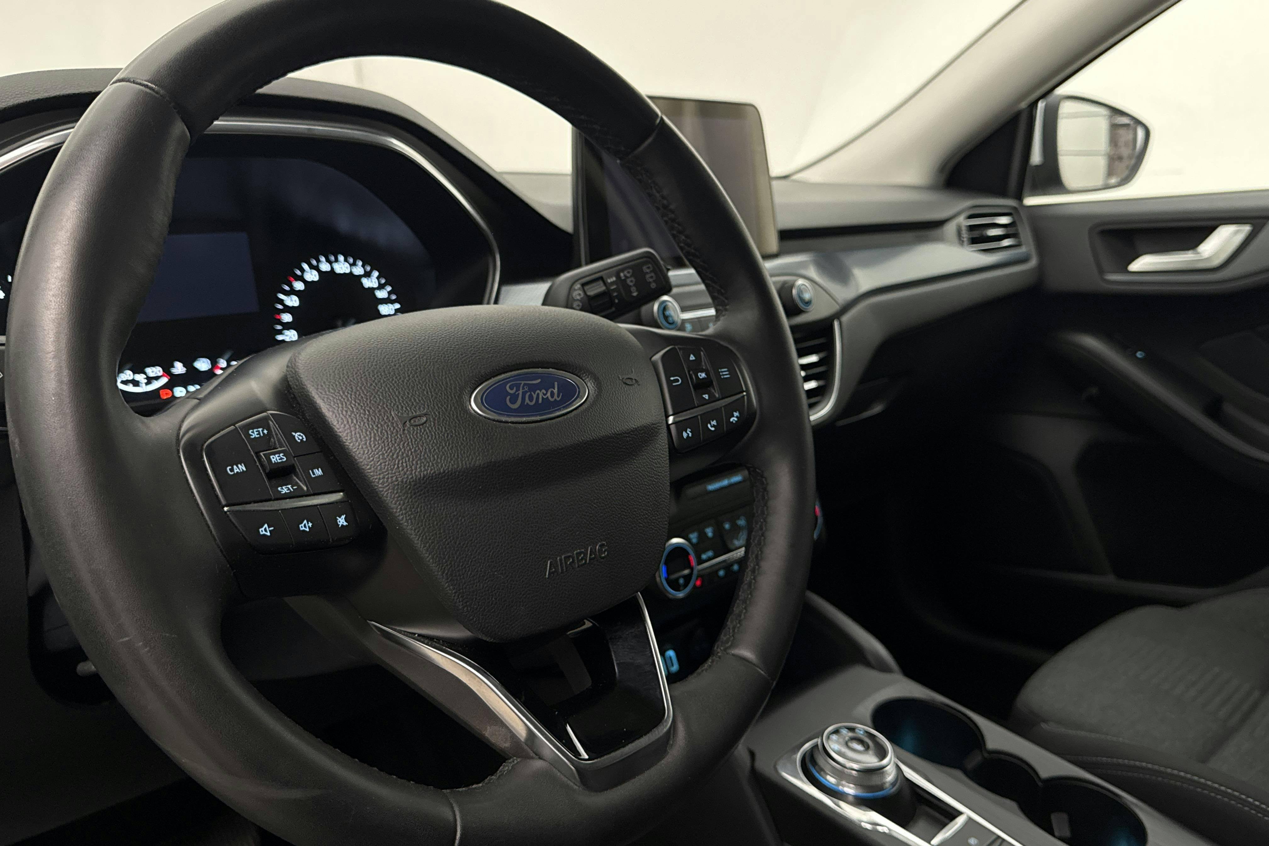 Vehicle Image 16