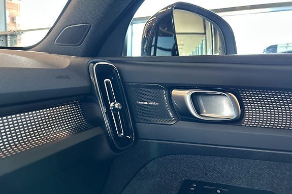 Vehicle Image 28