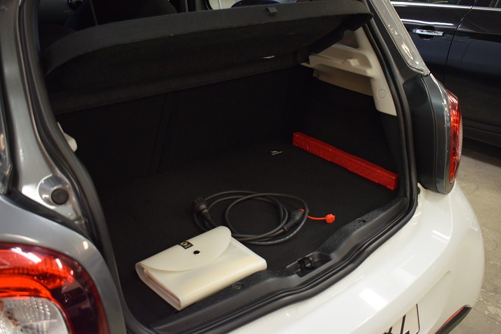 Vehicle Image 13