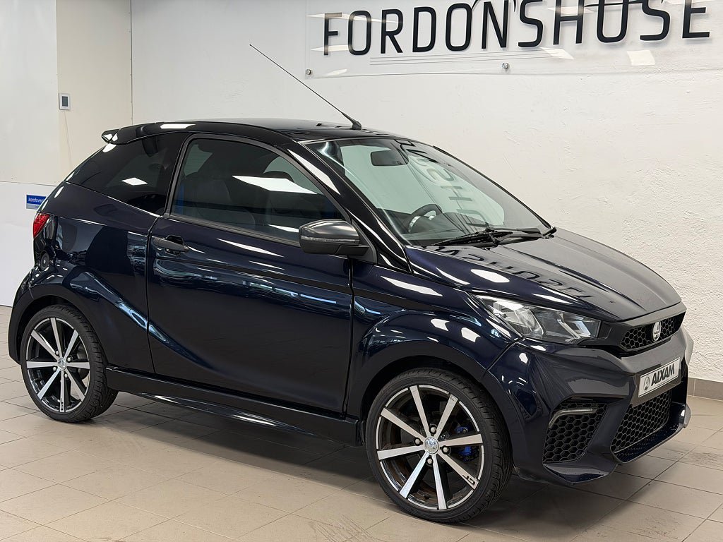 Vehicle Image 6