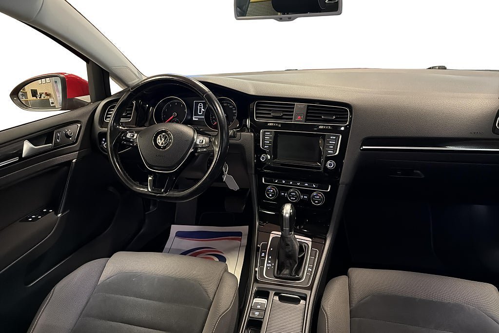 Vehicle Image 12