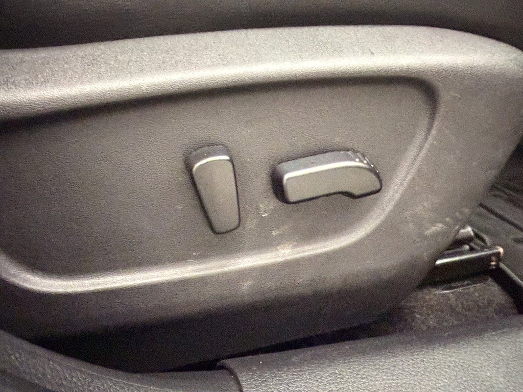 Vehicle Image 24