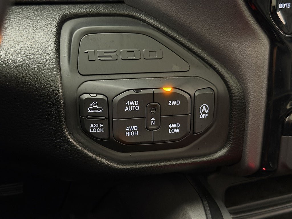 Vehicle Image 28
