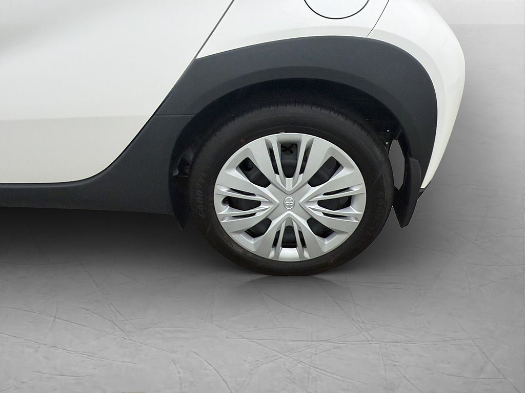 Vehicle Image 19
