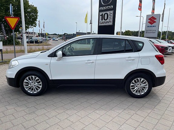 Vehicle Image 8