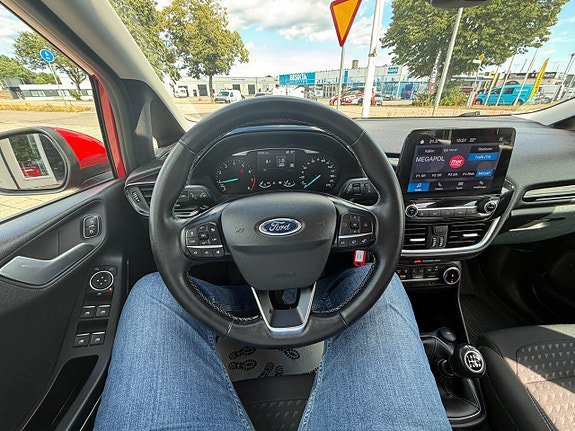 Vehicle Image 19