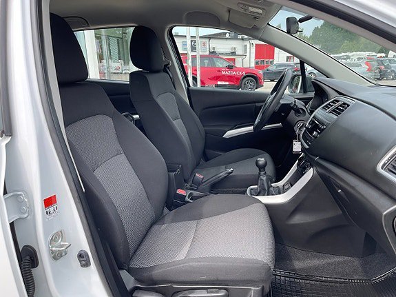 Vehicle Image 19