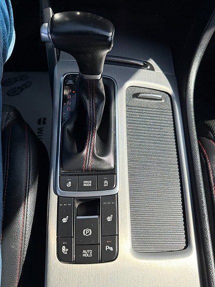 Vehicle Image 24