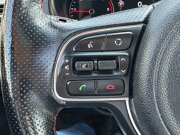 Vehicle Image 29