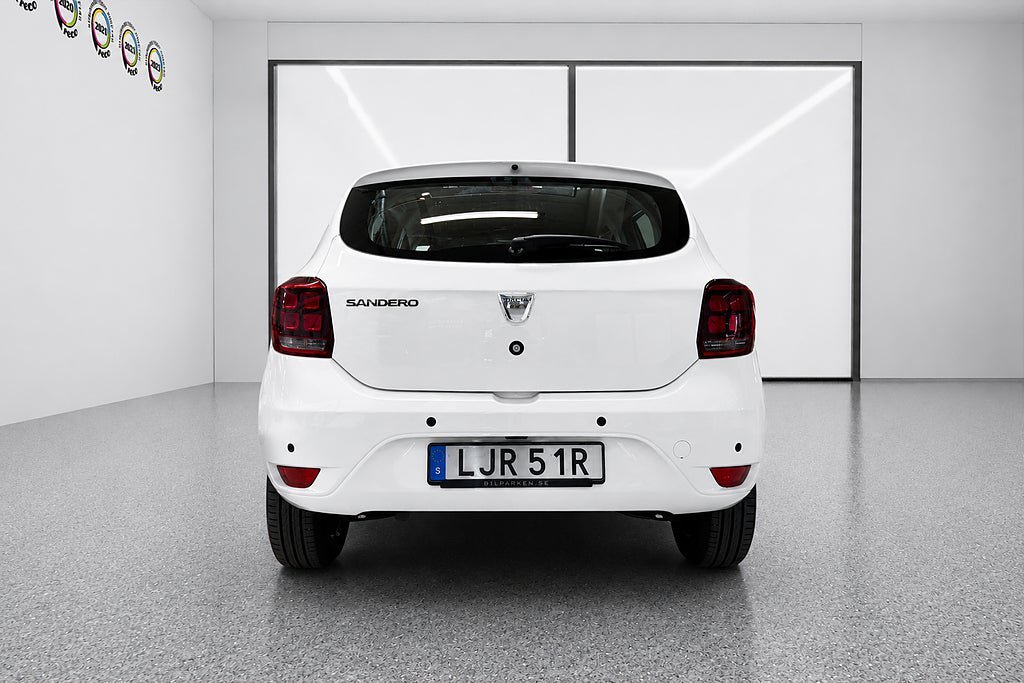 Vehicle Image 6