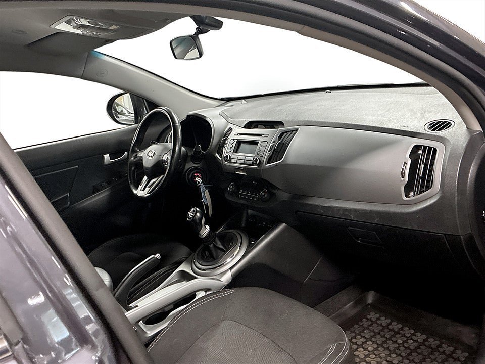 Vehicle Image 13