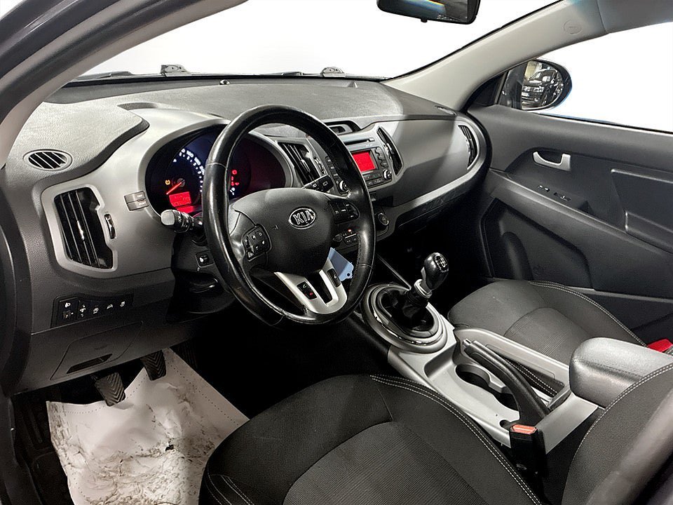 Vehicle Image 16