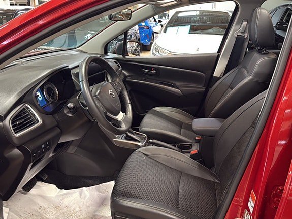 Vehicle Image 8