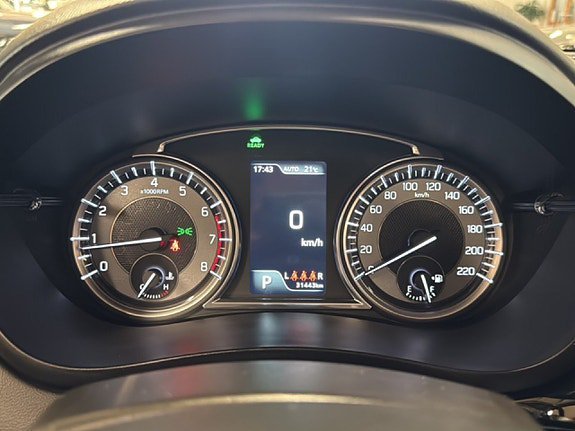 Vehicle Image 10