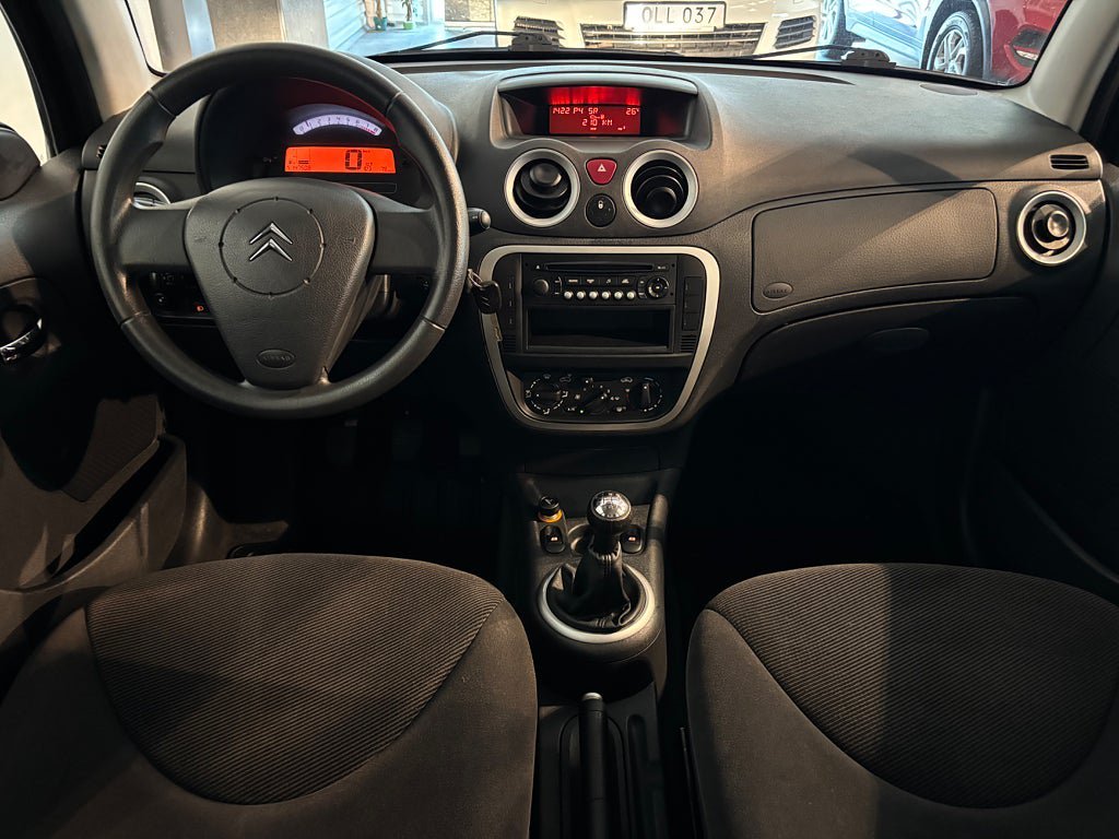 Vehicle Image 6