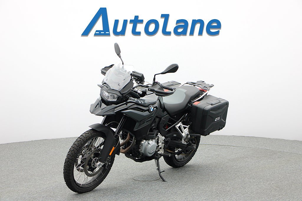 Vehicle Image 4