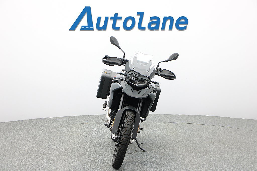 Vehicle Image 7