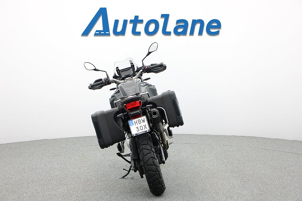 Vehicle Image 8