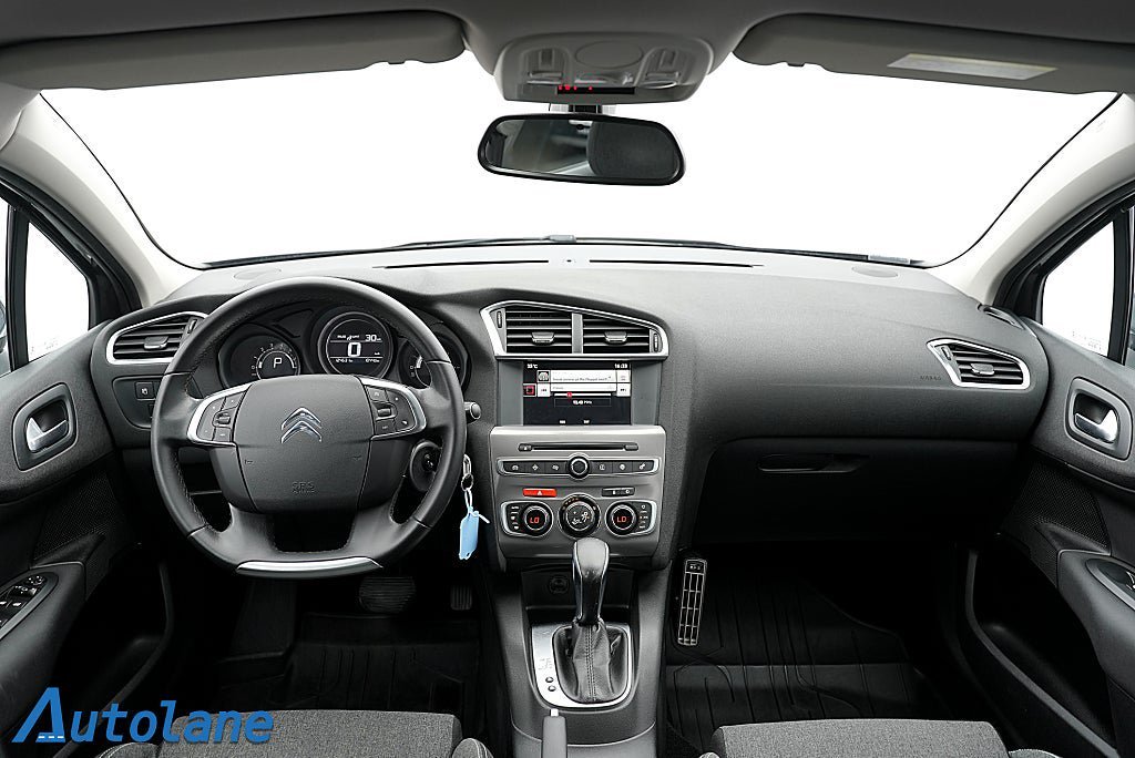 Vehicle Image 16