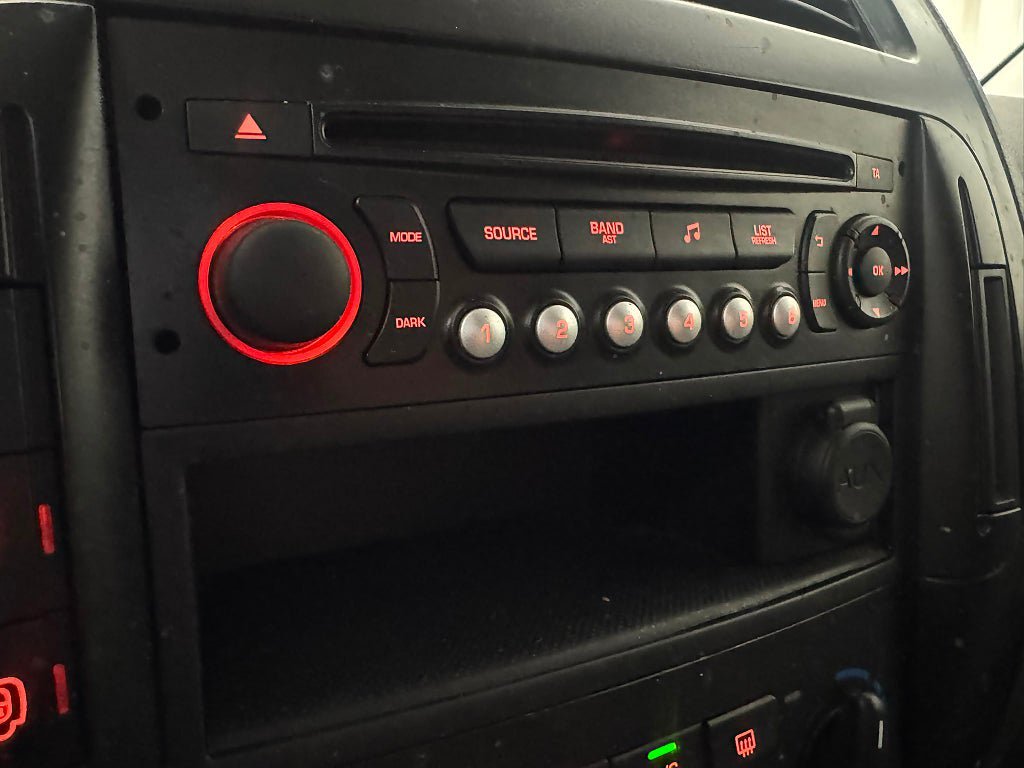 Vehicle Image 13