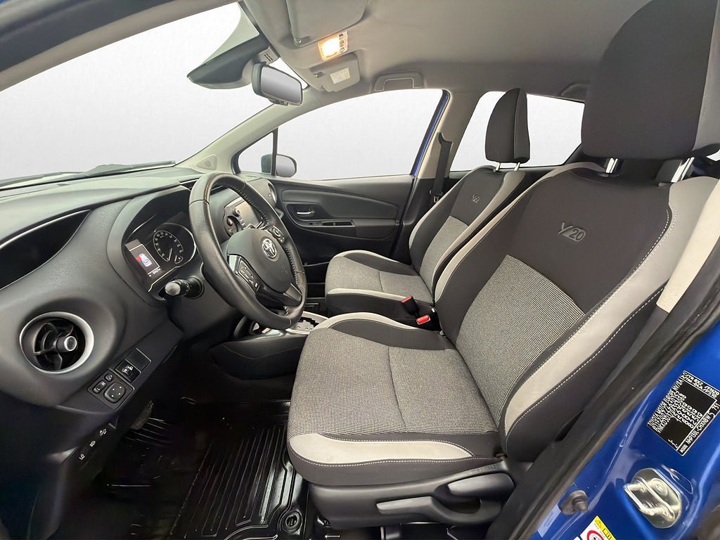 Vehicle Image 12