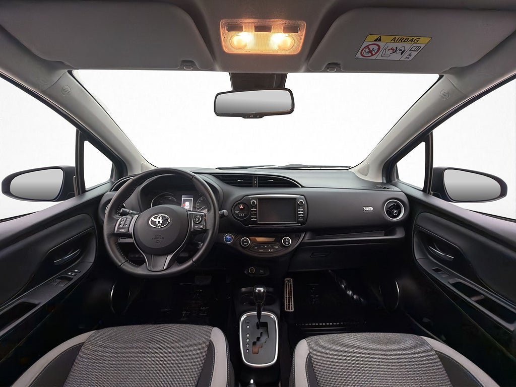 Vehicle Image 13