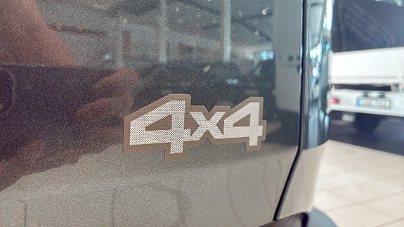 Vehicle Image 25