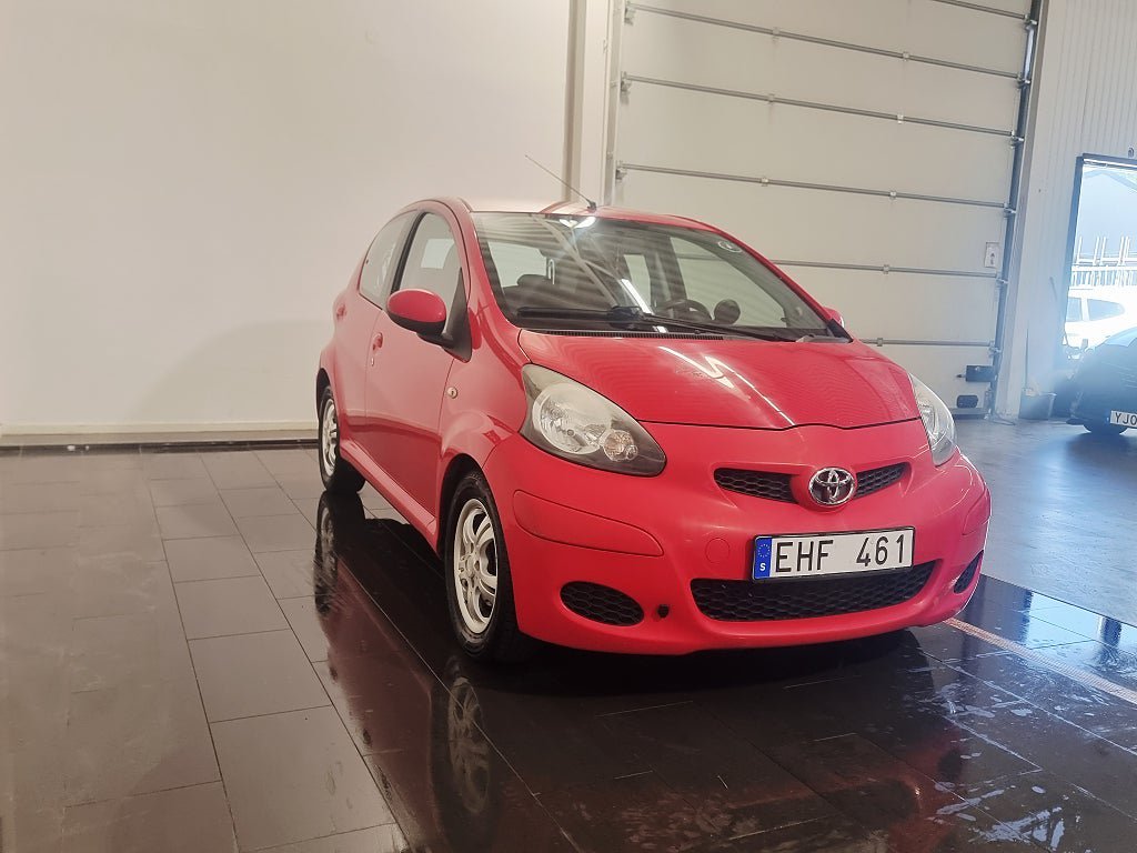 Vehicle Image 4