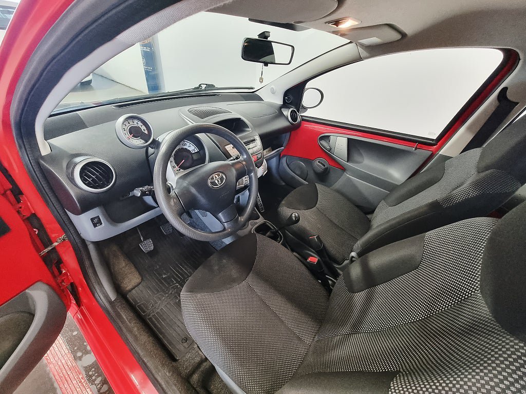 Vehicle Image 7