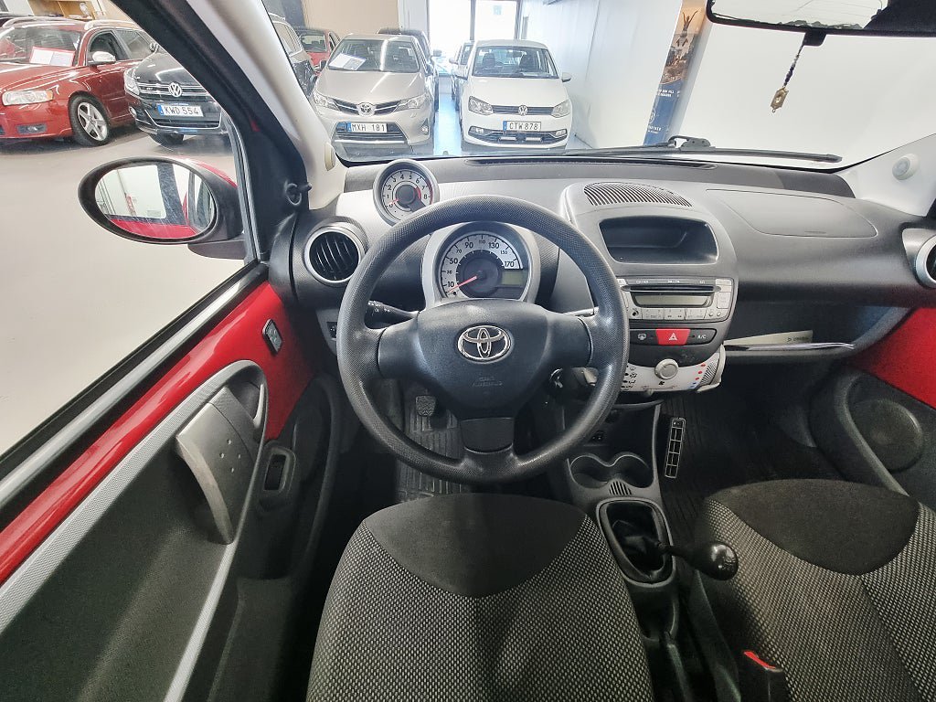 Vehicle Image 10