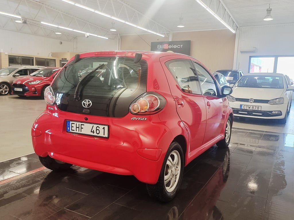 Vehicle Image 13