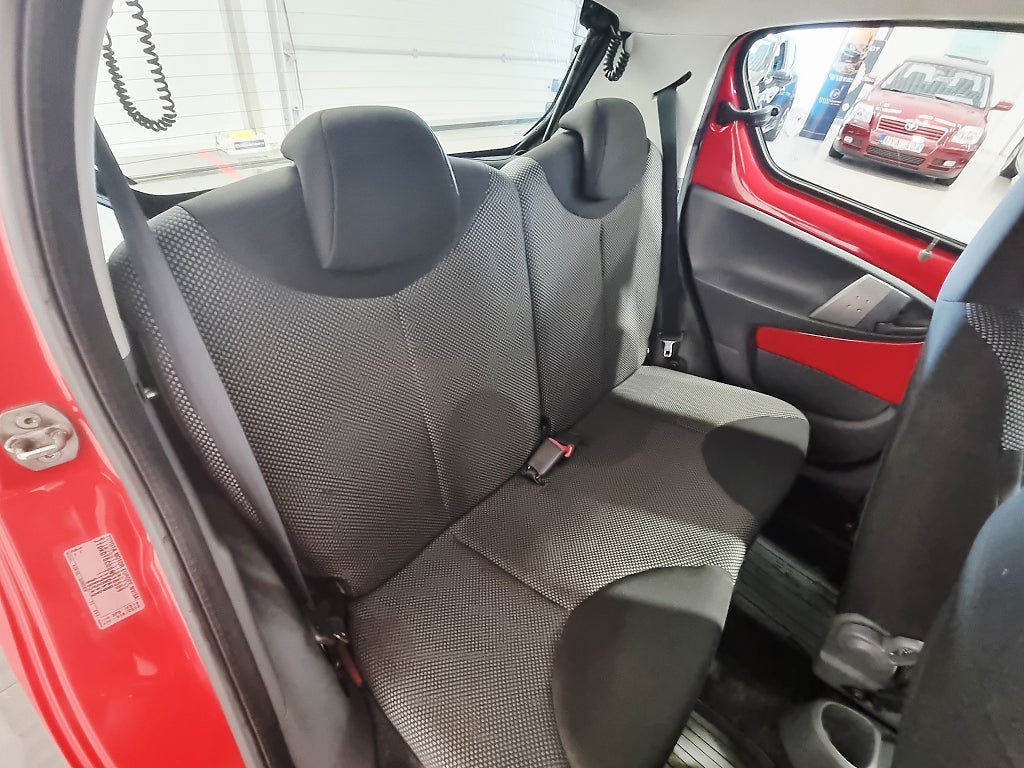 Vehicle Image 18