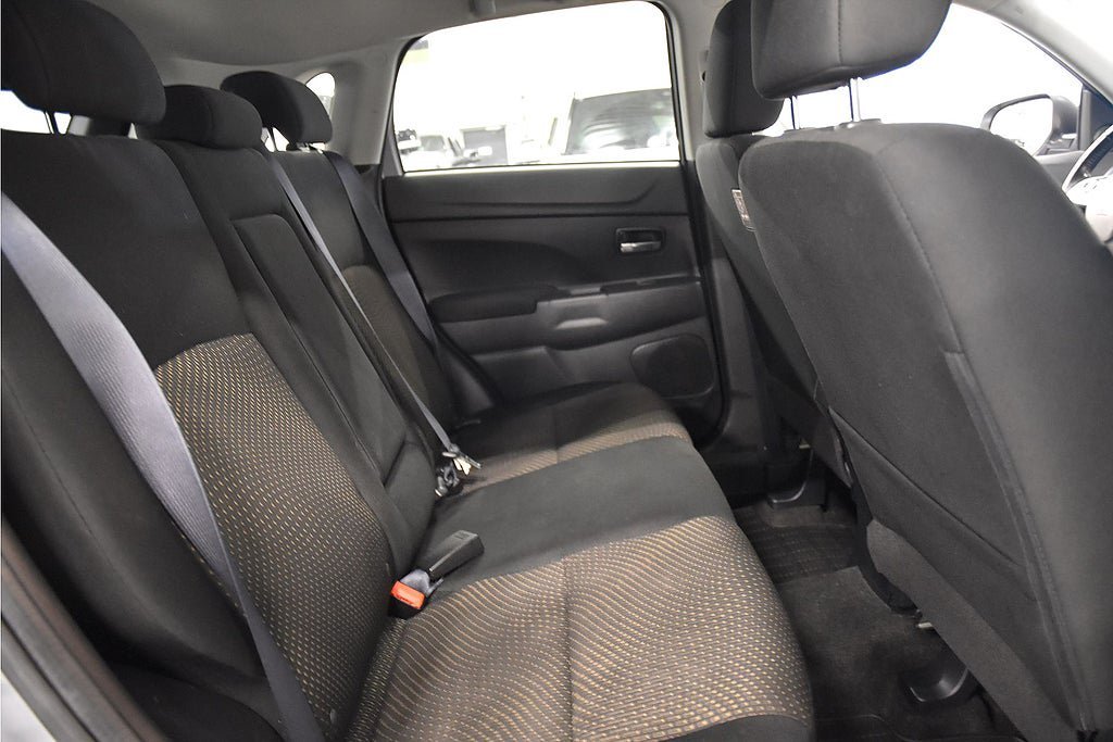 Vehicle Image 13